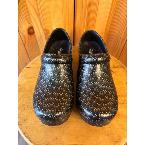 Anywear SR Angel Prisma Chrome Print Clogs Nurse Womens Size 6 - Picture 2 of 10